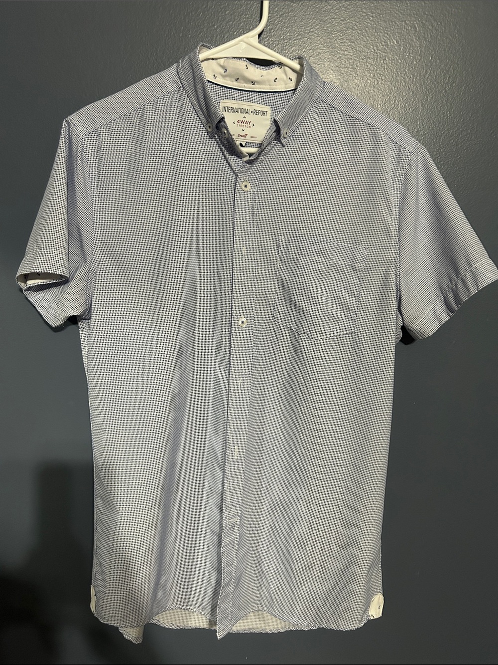 Men’s Light Blue Short-Sleeve Button-Up Shirt